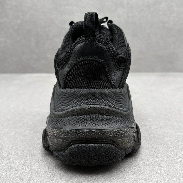 Triple S Clear Sole Black — photo 8