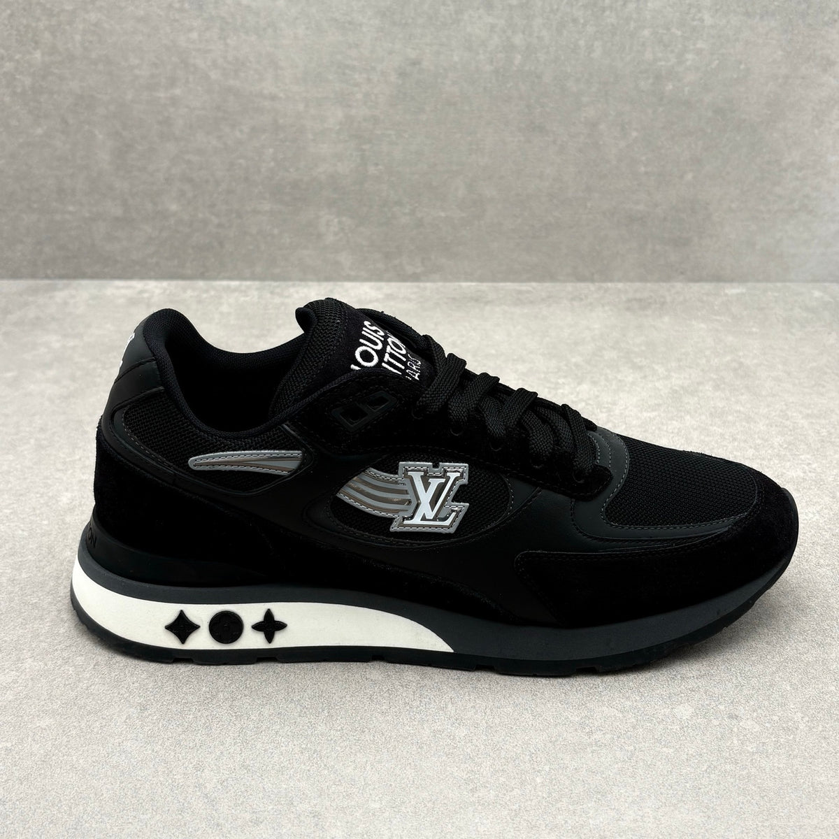 ONLY WORN ONCE! Louis Vuitton Run Away Low — photo 2