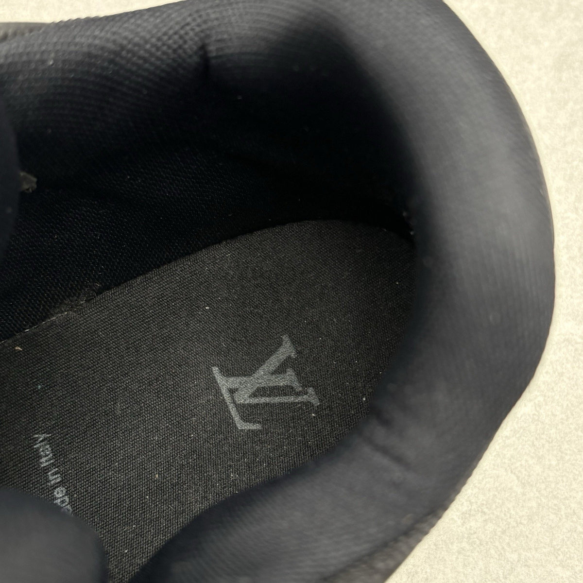 Trainer Mid Black Monogram Red — photo 6