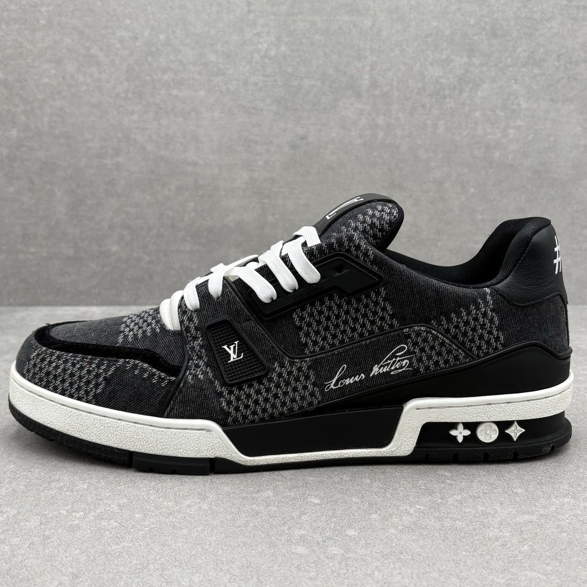 Trainer Black White — photo 8