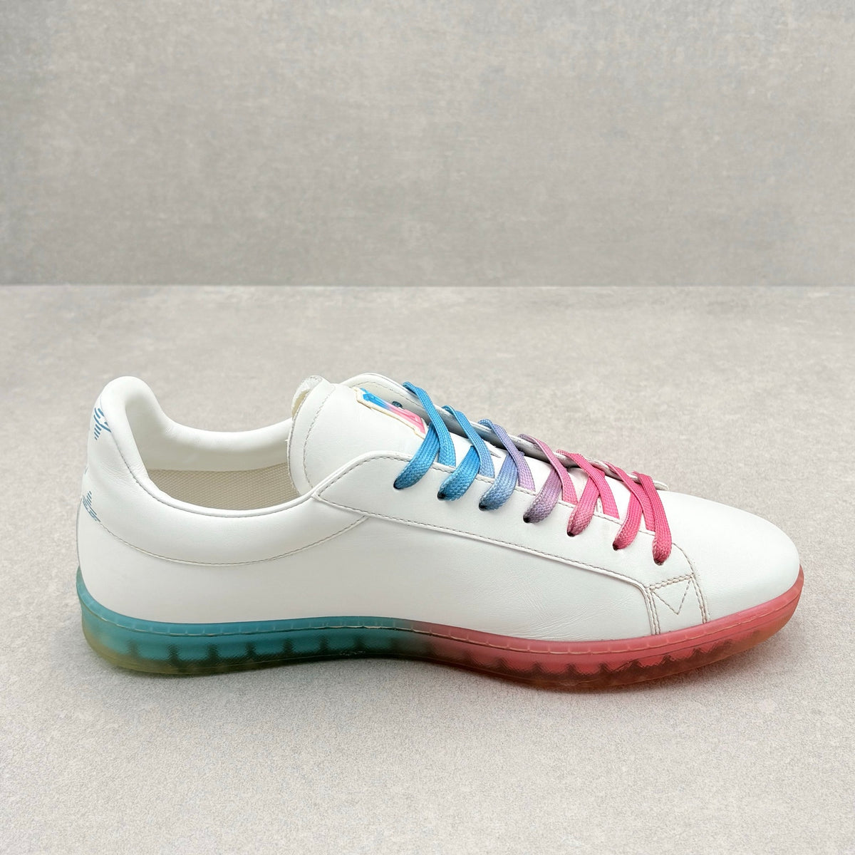 Luxembourg Samothrace White Pink Blue — photo 10