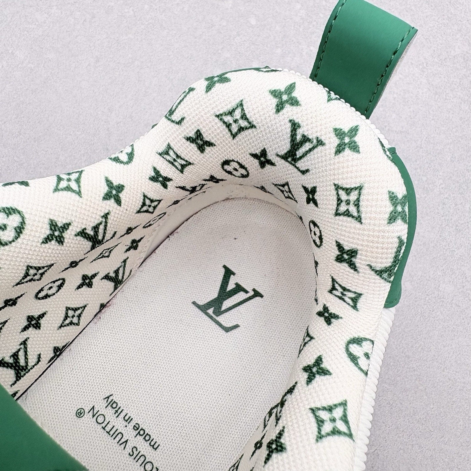 Louis Vuitton Skate ' Green White ' | Size 9 LV (10-10.5 US)
