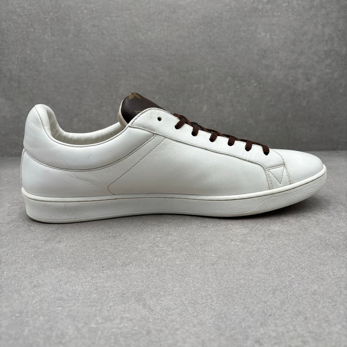 Luxembourg White, Brown — photo 10