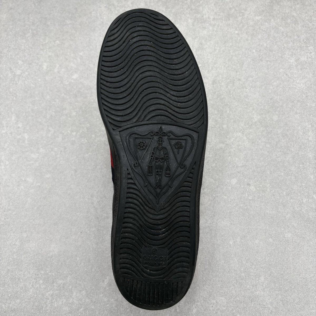 Ace Embroidered Bee Black — photo 13