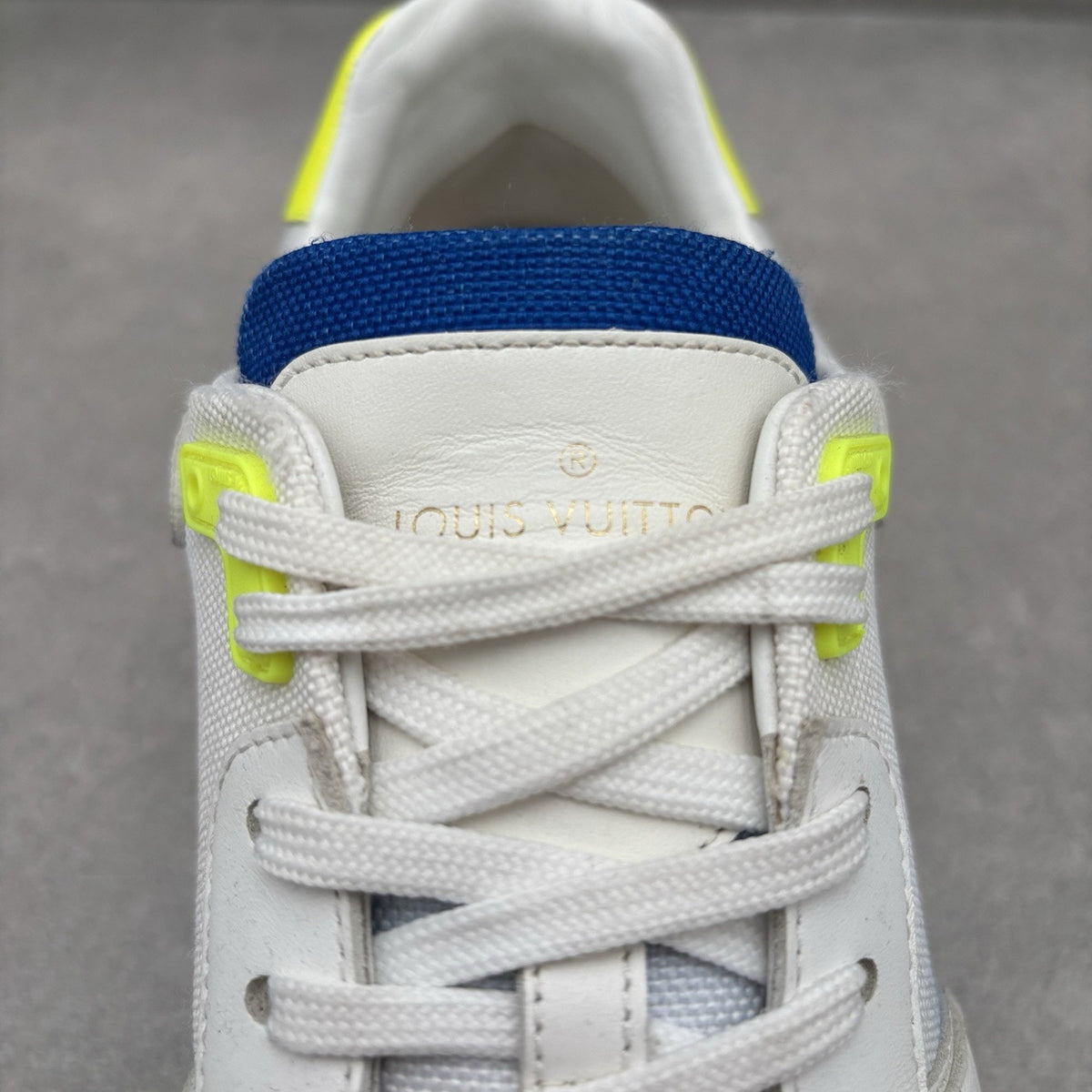 Run Away Eclipse Blue Gradation — photo 12