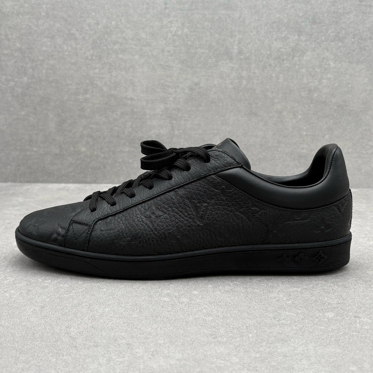 WORN ONCE! Louis Vuitton Luxembourg Monogram Sneaker Black — photo 8