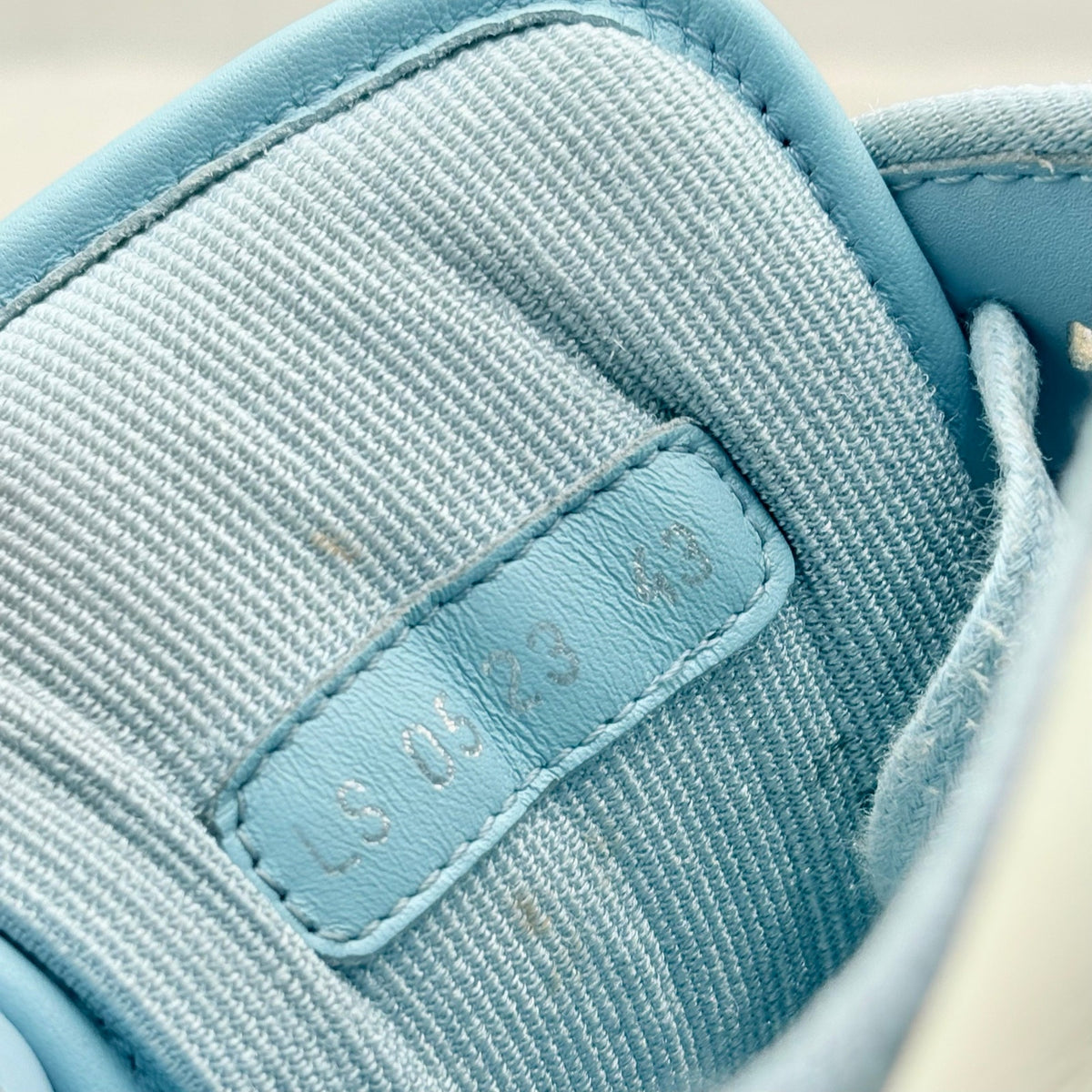 B27 Low Oblique Sneaker Light Blue — photo 12