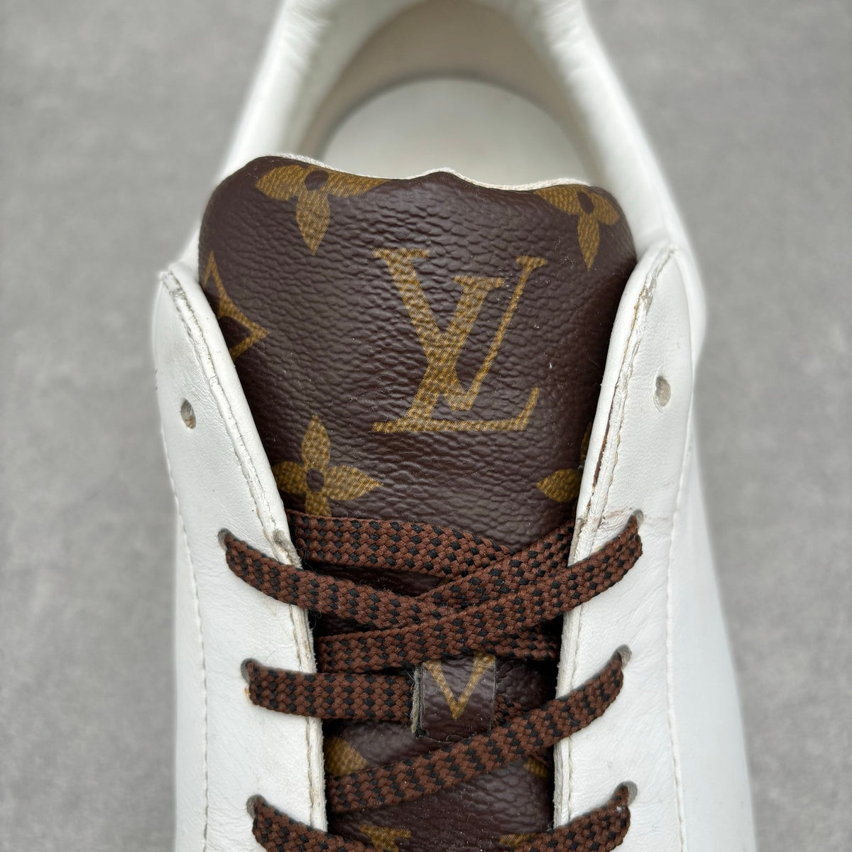 Luxembourg White, Brown — photo 12