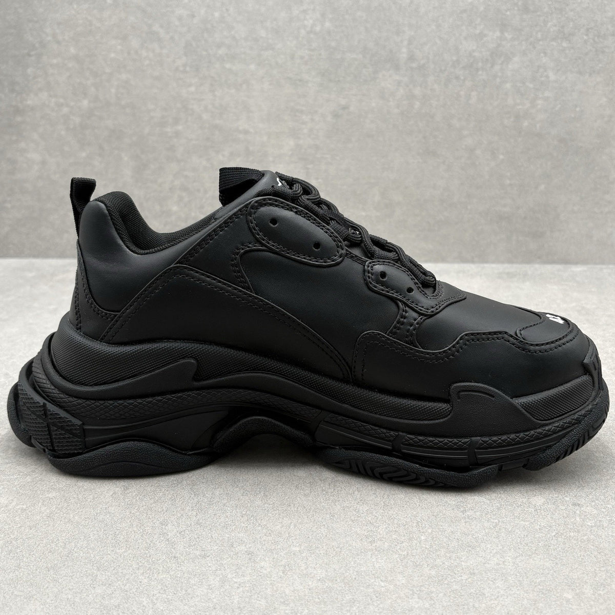 Triple S Black — photo 10