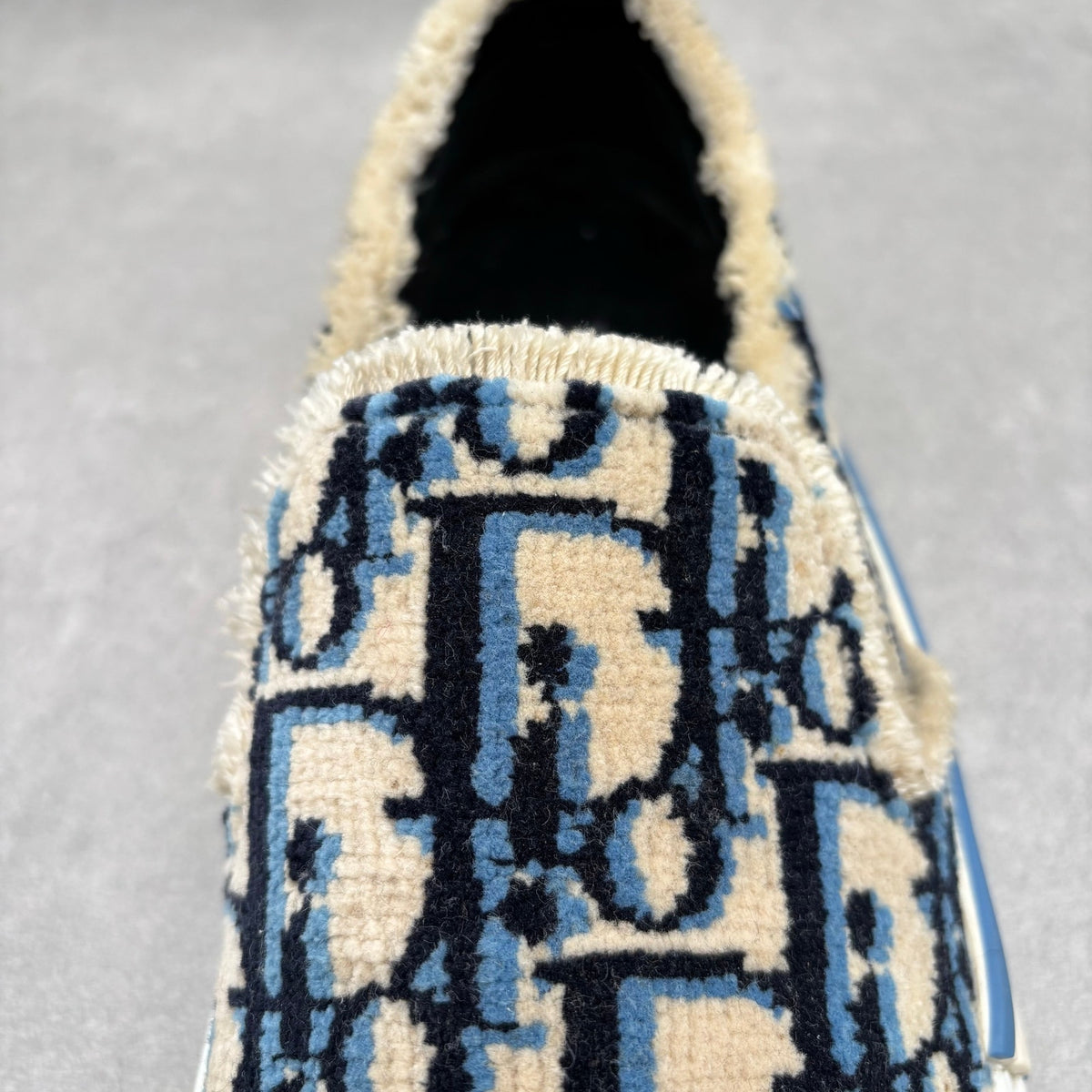 Dior furry oblique slippers Beige, Blue — photo 12