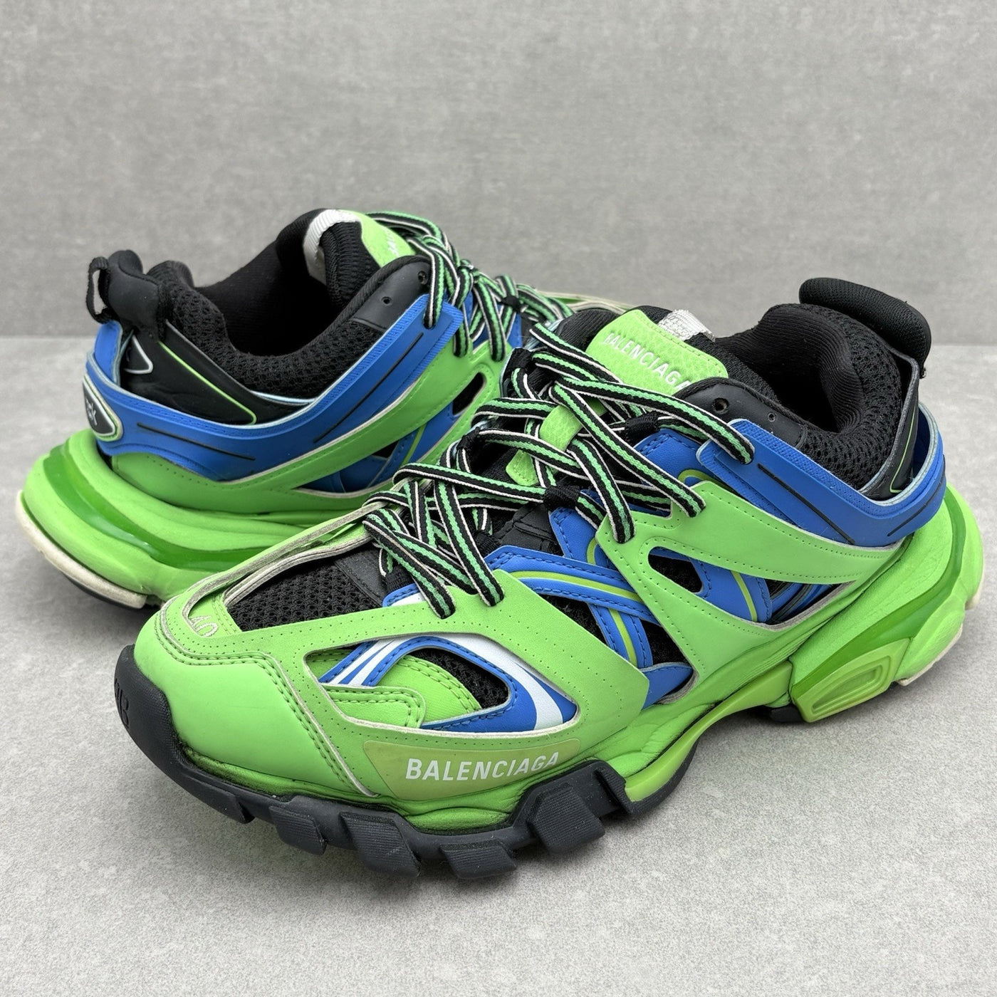Track Blue Green