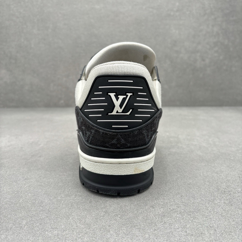 Louis Vuitton Trainer ' Black White ' | Size 9 LV (10-10.5 US)
