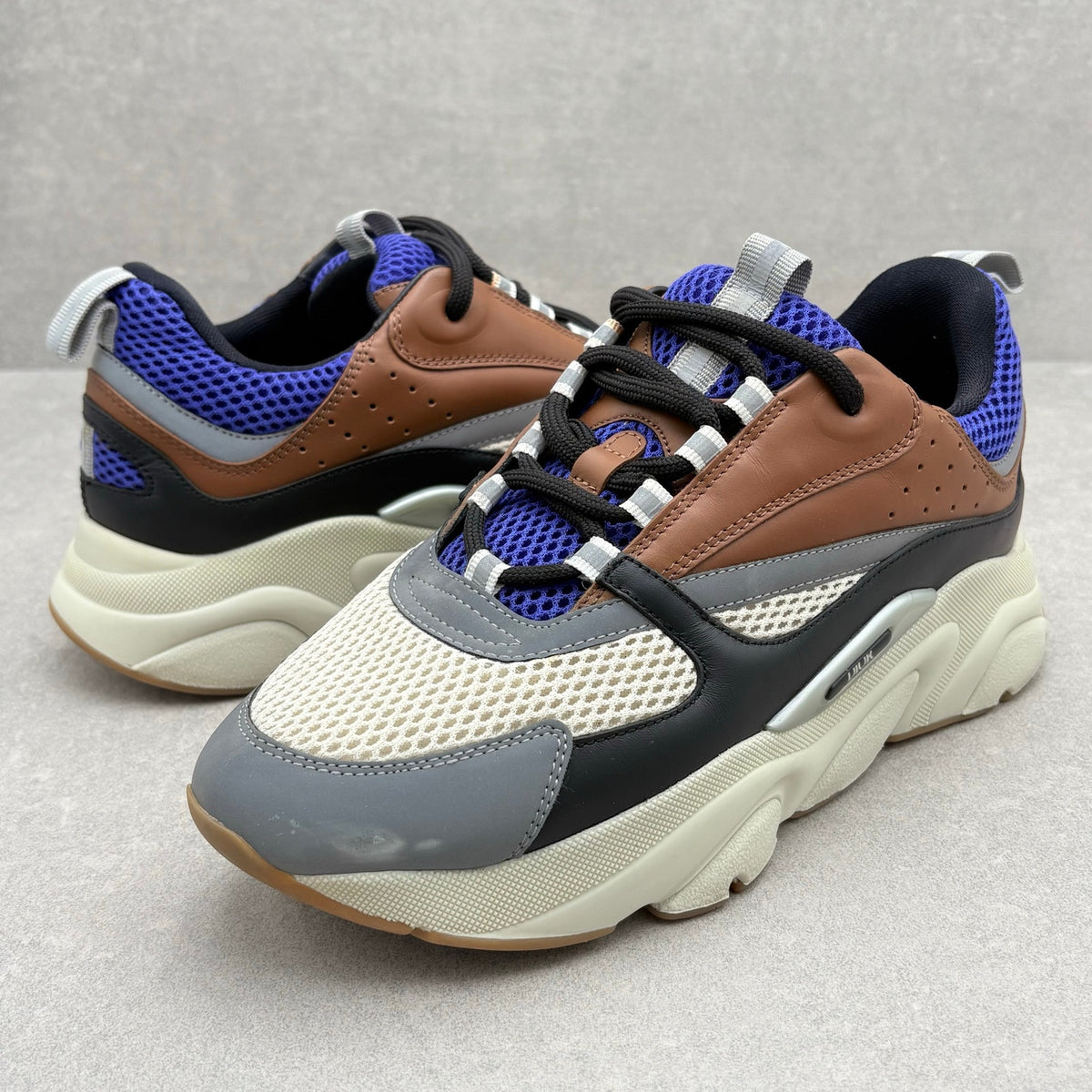 B22 Reflective Sneaker Coffee Violet
