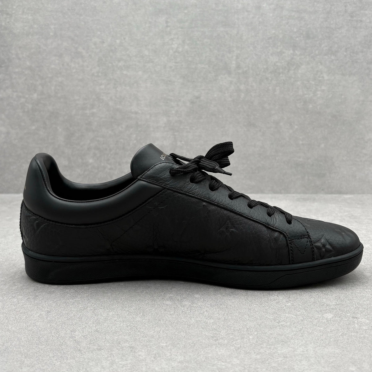 WORN ONCE! Louis Vuitton Luxembourg Monogram Sneaker Black — photo 10