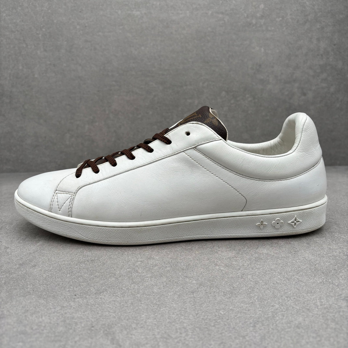 Luxembourg White, Brown — photo 8