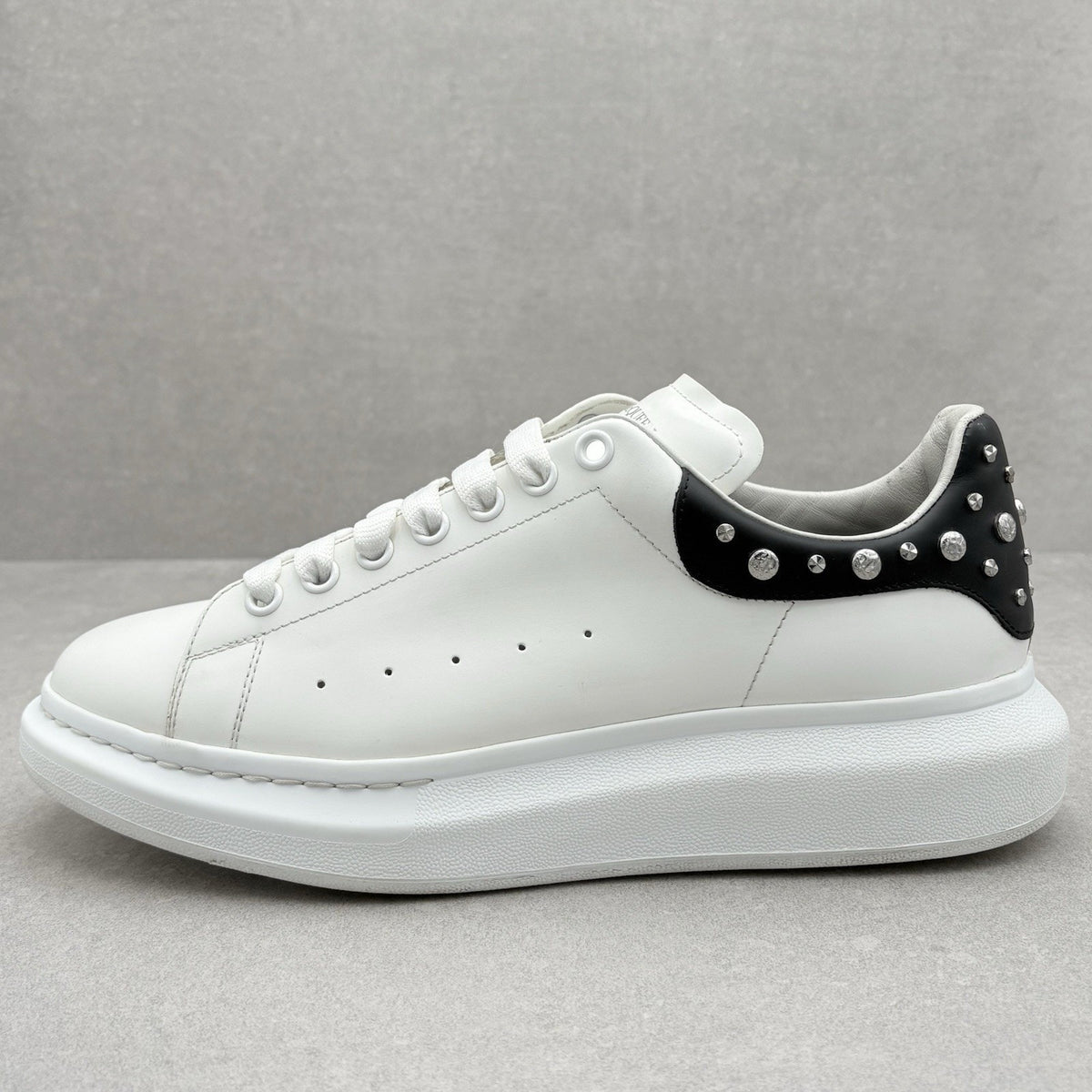 Studded Oversized Sneaker White Black — photo 7