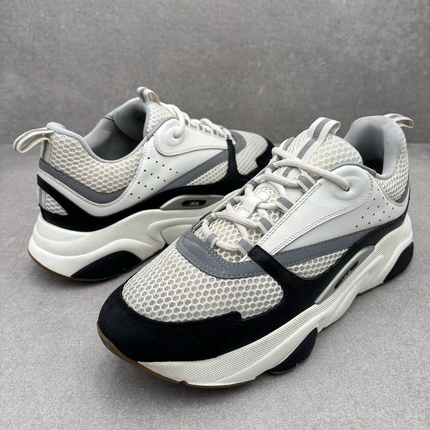 B22 Sneaker White Black