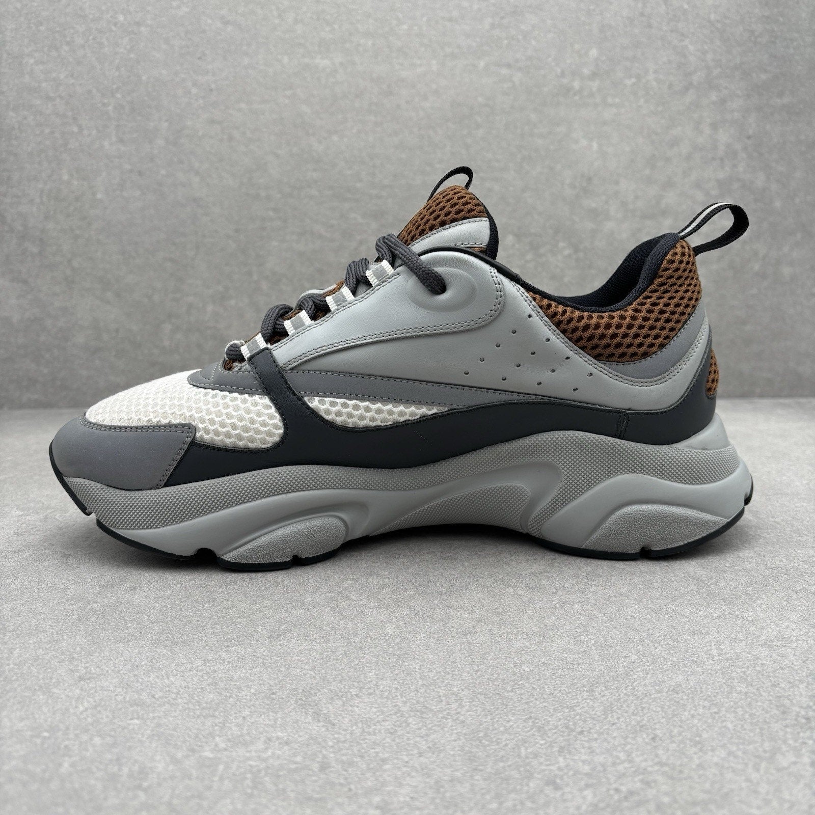 Dior B22 ' Brown ' | Size 43 (10 US)