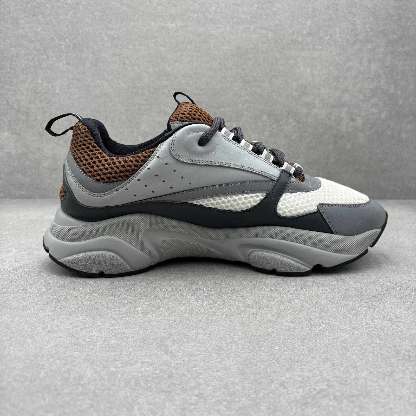 Dior B22 ' Brown ' | Size 43 (10 US)