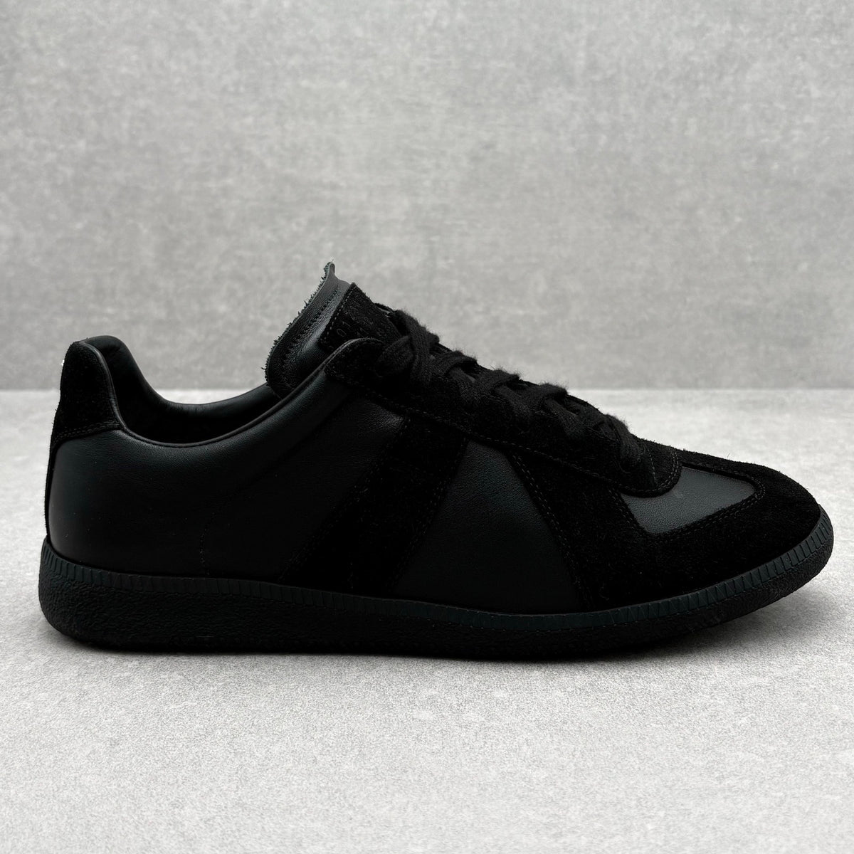 Low Black — photo 2