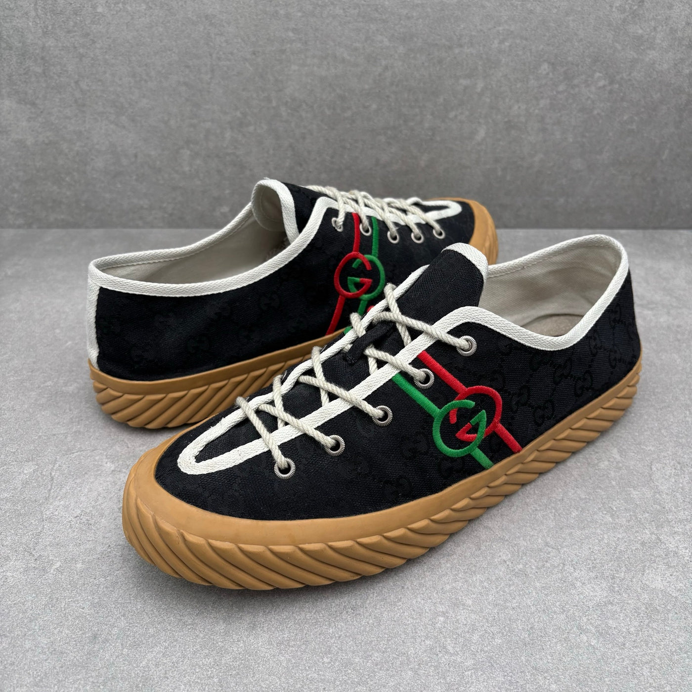 Canvas Interlocking G