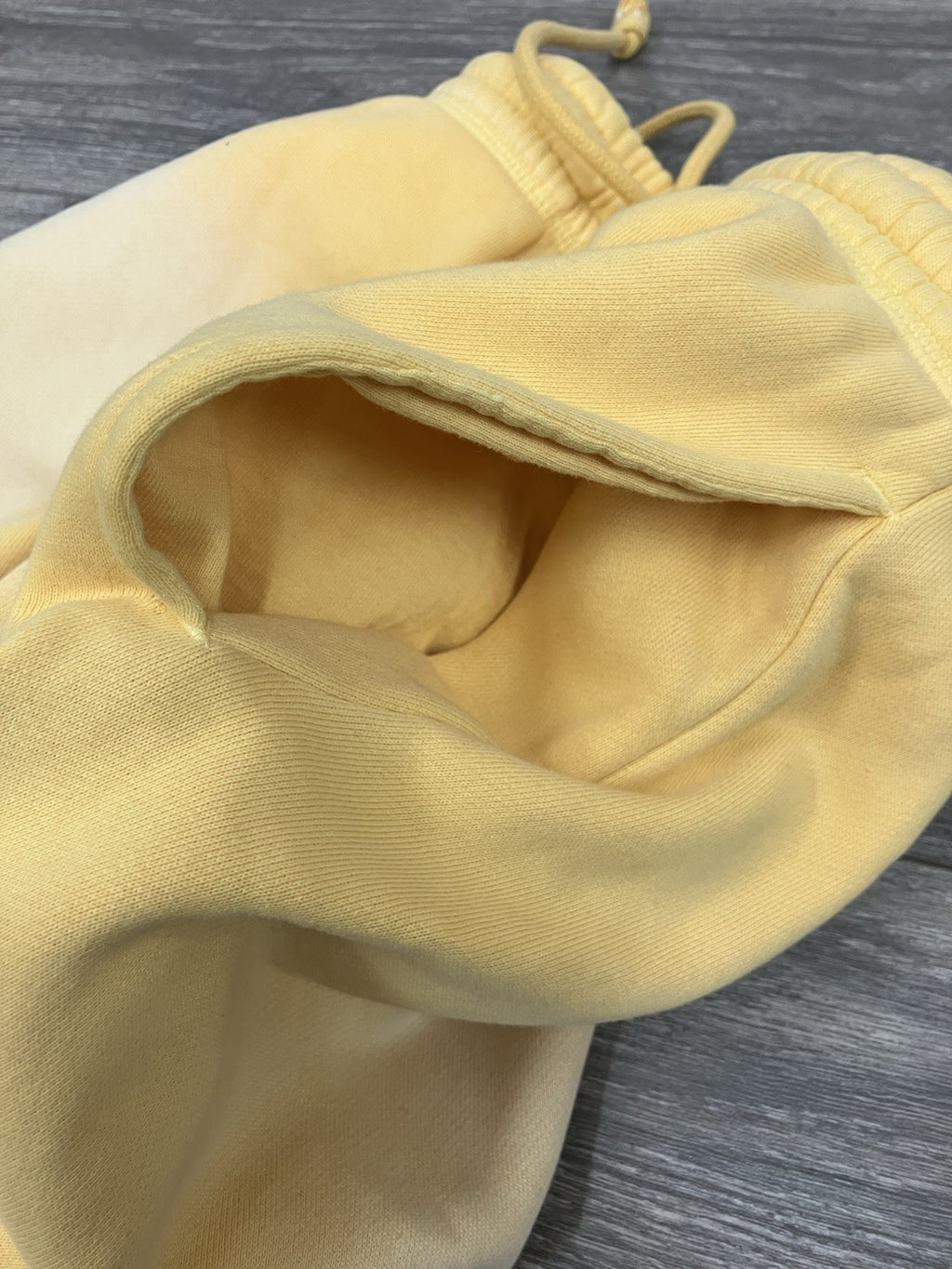 Size Large - Hellstar Sweatpants Mens Yellow Fleece Lined Sportswear | GOOD COND