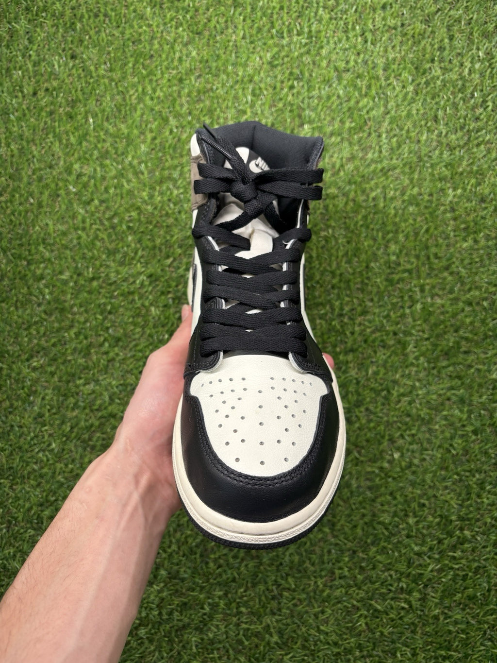 Size 9 - Jordan 1 Retro OG High Dark Mocha | EXCELLENT CONDITION!