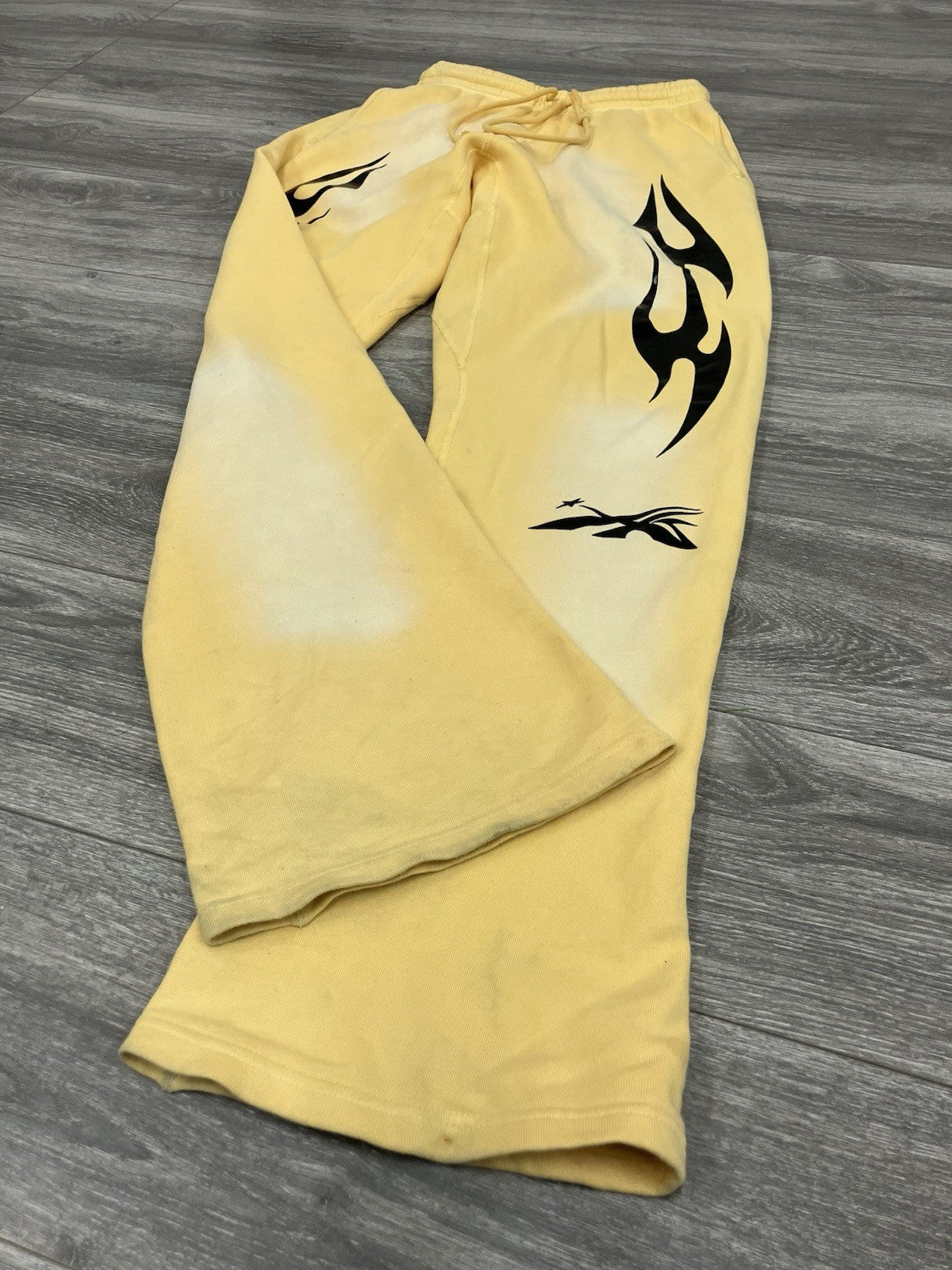 Size Large - Hellstar Sweatpants Mens Yellow Fleece Lined Sportswear | GOOD COND